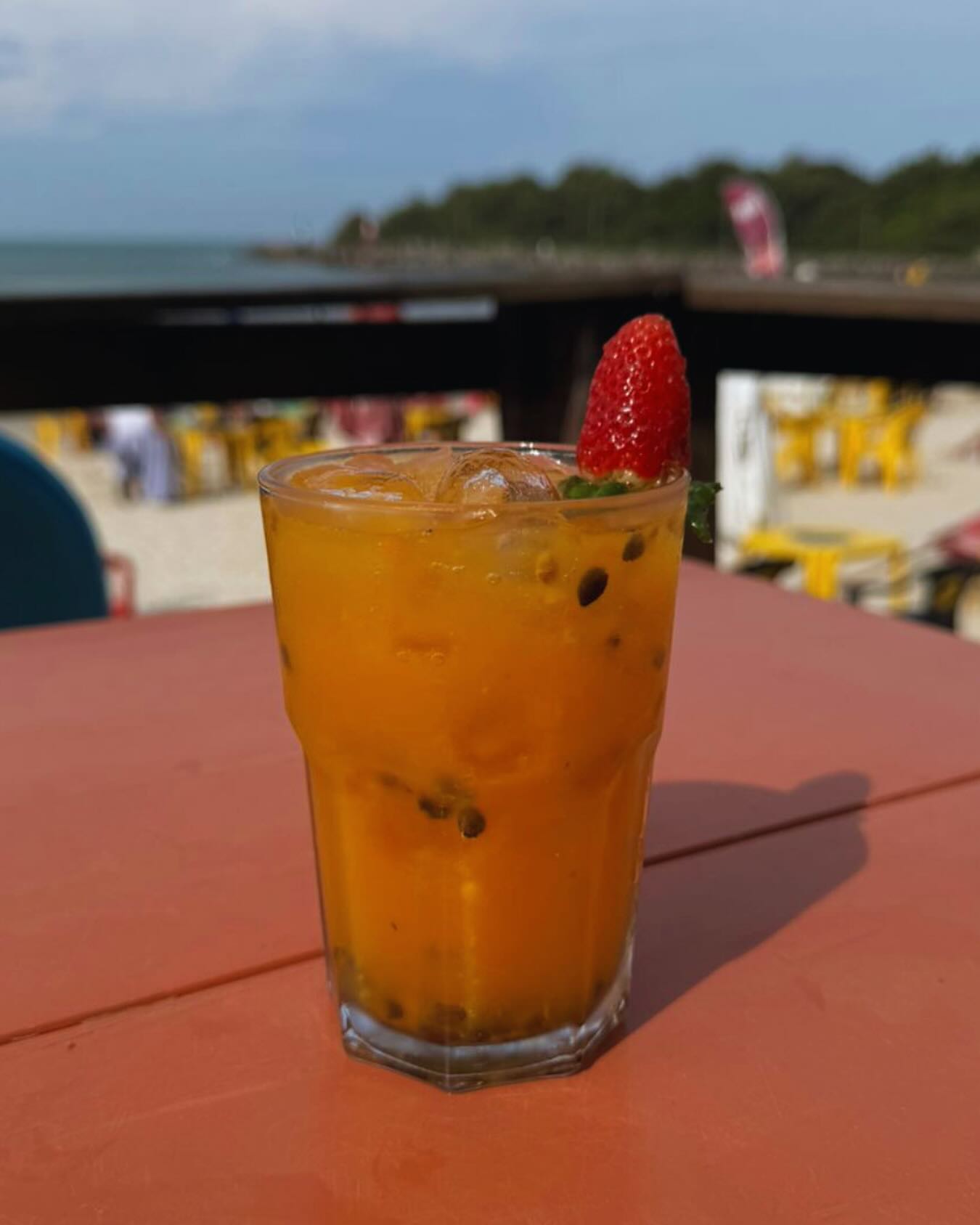 Sabor Ilhéu — ambiente rústico e acolhedor